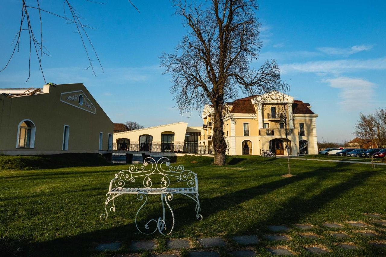 Hotel Cardinal Alba Iulia Exterior foto