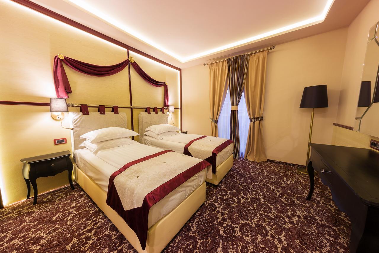 Hotel Cardinal Alba Iulia Exterior foto