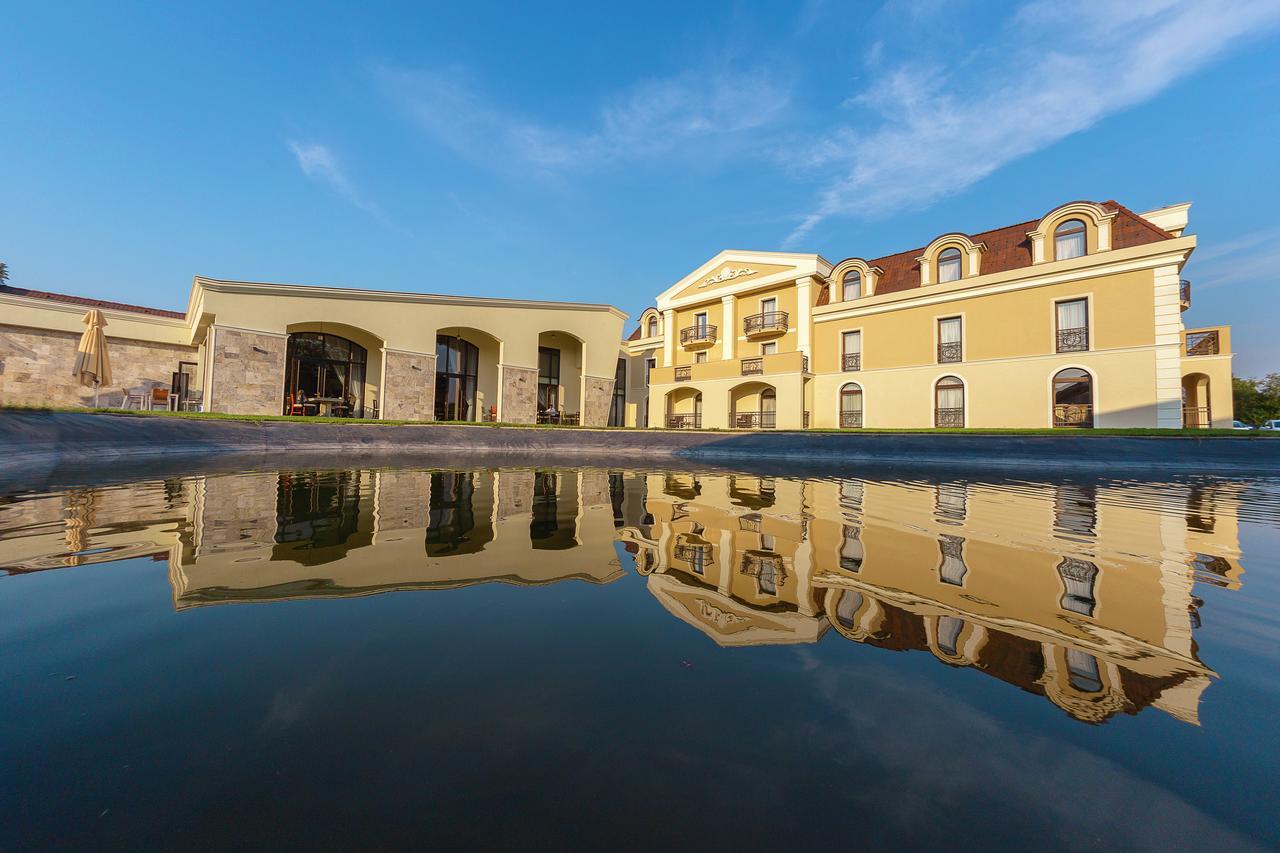 Hotel Cardinal Alba Iulia Exterior foto